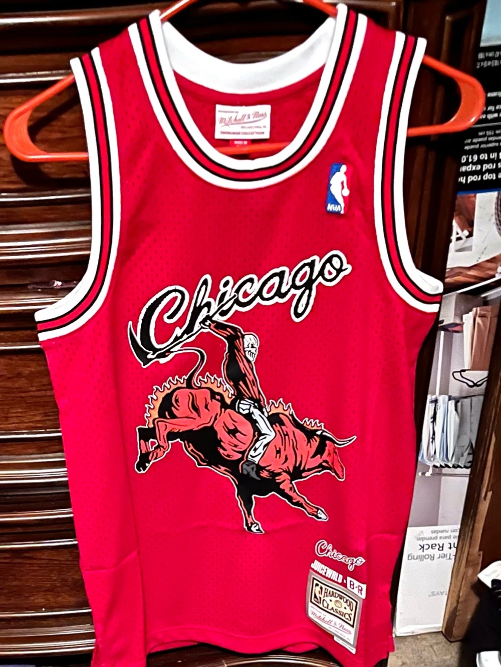Mens XS Chicago Bulls/Juice World collab Mitchell & Ness basketball Jersey!